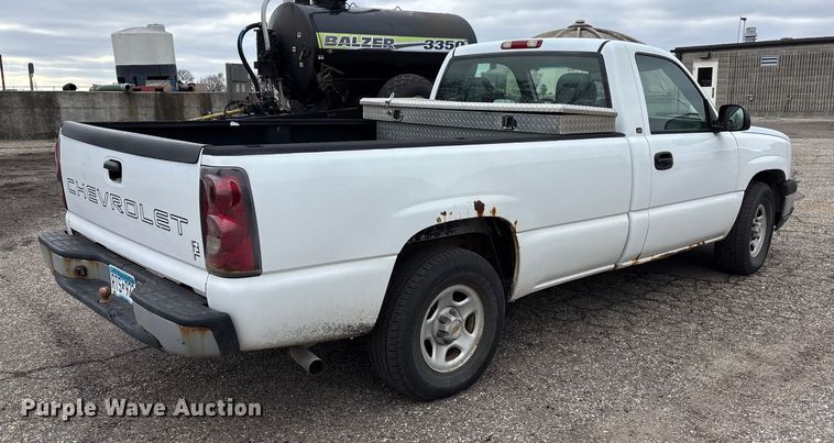 image for item DK0177 2004 Chevrolet Silverado 1500 pickup truck