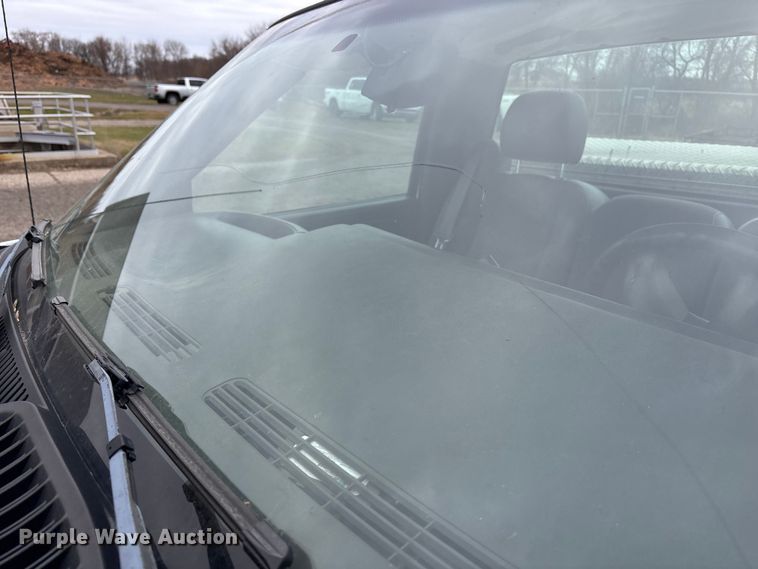 image for item DK0177 2004 Chevrolet Silverado 1500 pickup truck