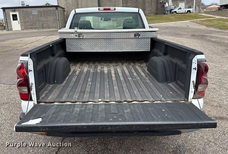 image for item DK0177 2004 Chevrolet Silverado 1500 pickup truck