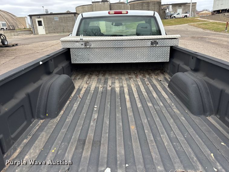 image for item DK0177 2004 Chevrolet Silverado 1500 pickup truck