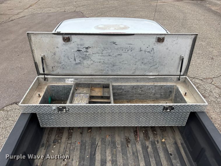 image for item DK0177 2004 Chevrolet Silverado 1500 pickup truck