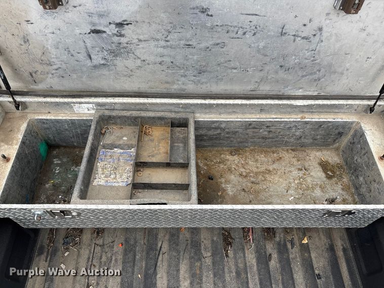 image for item DK0177 2004 Chevrolet Silverado 1500 pickup truck