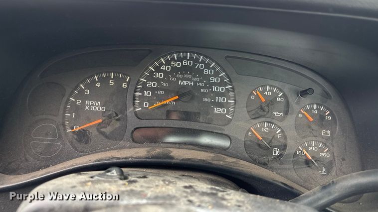 image for item DK0177 2004 Chevrolet Silverado 1500 pickup truck