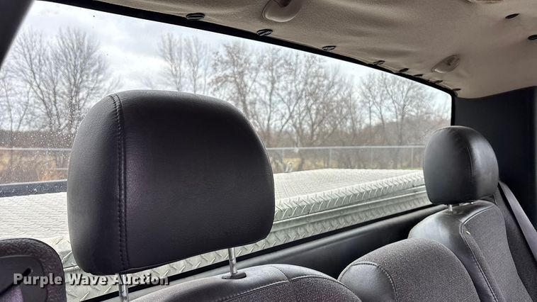 image for item DK0177 2004 Chevrolet Silverado 1500 pickup truck