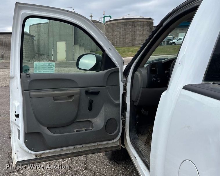 image for item DK0204 2010 Chevrolet Silverado 1500 pickup truck