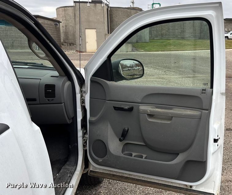 image for item DK0204 2010 Chevrolet Silverado 1500 pickup truck