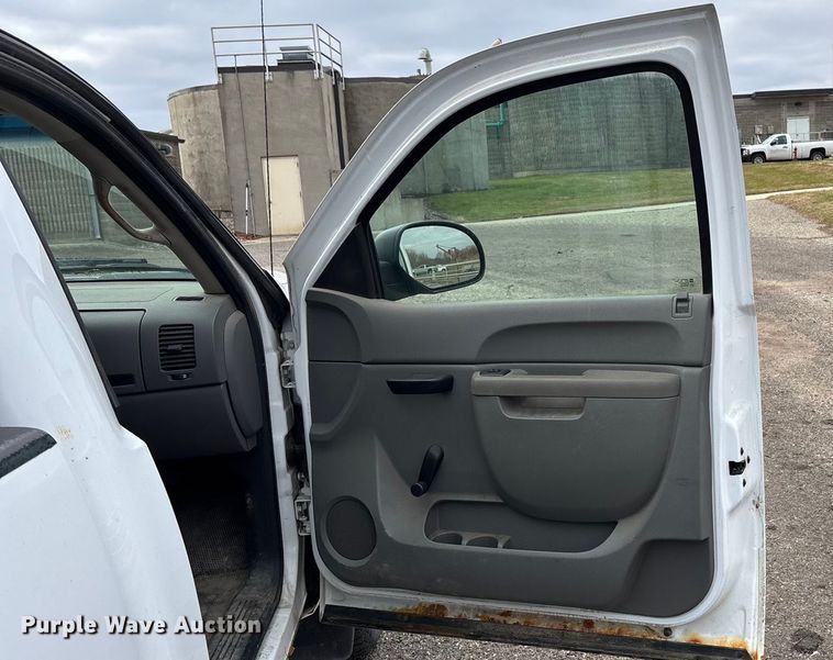 image for item DK0205 2012 Chevrolet Silverado 1500 pickup truck