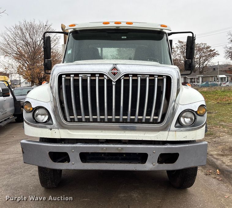 image for item DK0216 2013 International WorkStar 7600 flatbed truck