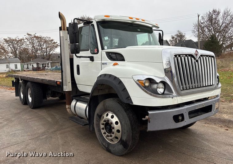 image for item DK0216 2013 International WorkStar 7600 flatbed truck