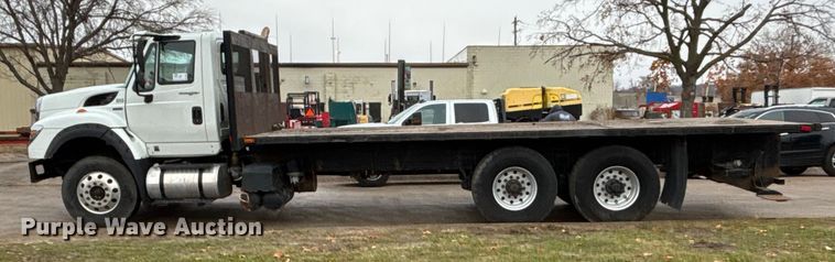 image for item DK0216 2013 International WorkStar 7600 flatbed truck