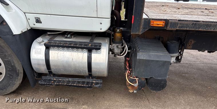 image for item DK0216 2013 International WorkStar 7600 flatbed truck