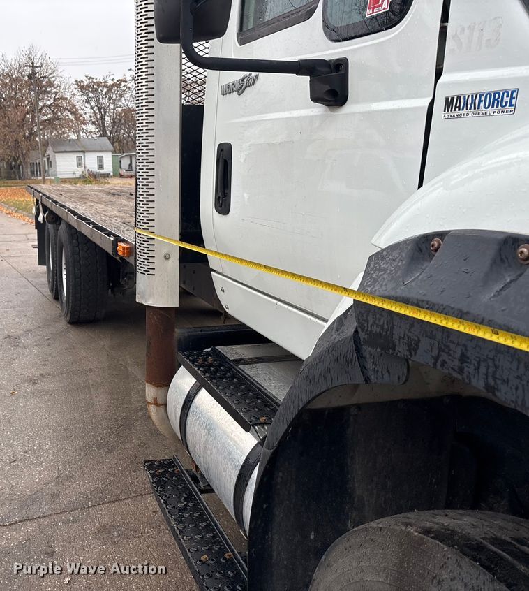 image for item DK0216 2013 International WorkStar 7600 flatbed truck