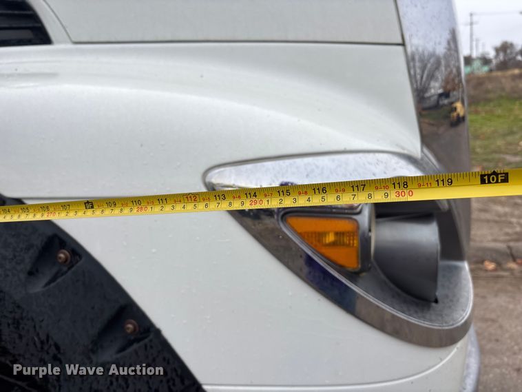 image for item DK0216 2013 International WorkStar 7600 flatbed truck