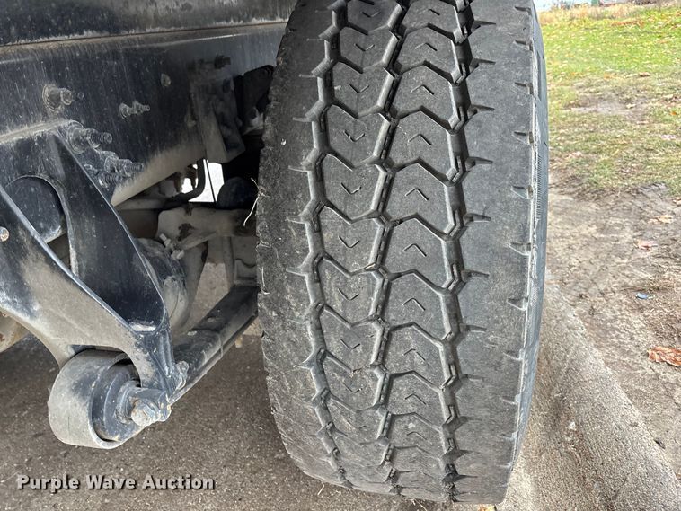 image for item DK0216 2013 International WorkStar 7600 flatbed truck