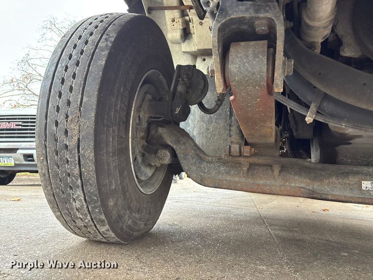 image for item DK0216 2013 International WorkStar 7600 flatbed truck