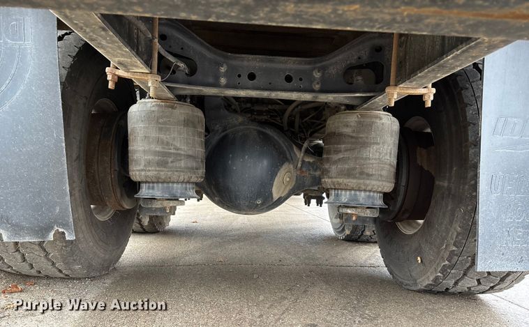 image for item DK0216 2013 International WorkStar 7600 flatbed truck