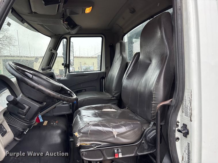 image for item DK0216 2013 International WorkStar 7600 flatbed truck