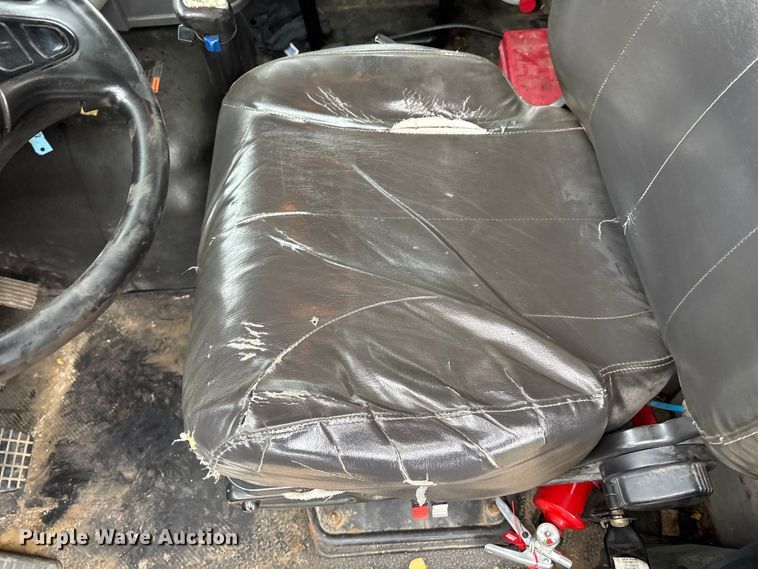 image for item DK0216 2013 International WorkStar 7600 flatbed truck