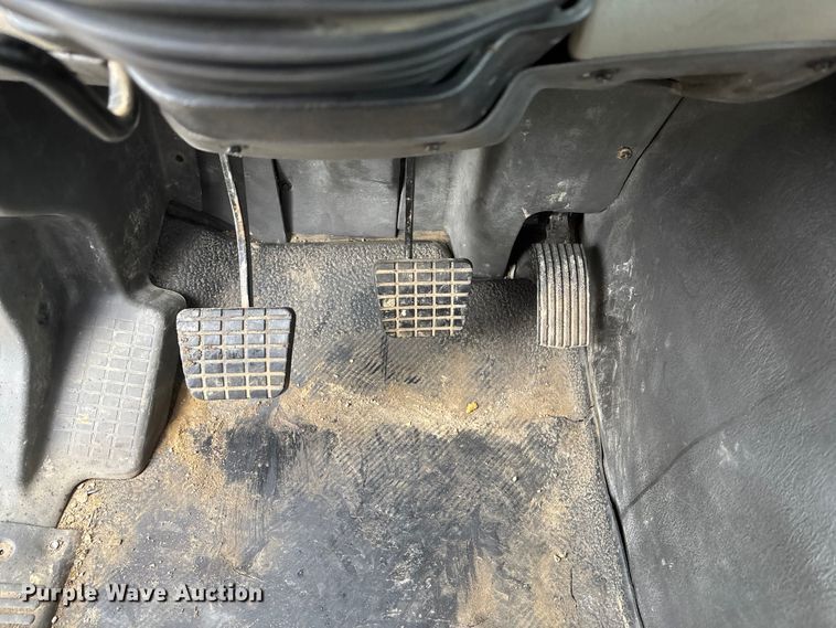 image for item DK0216 2013 International WorkStar 7600 flatbed truck