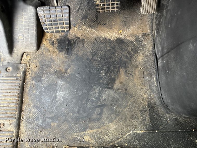 image for item DK0216 2013 International WorkStar 7600 flatbed truck