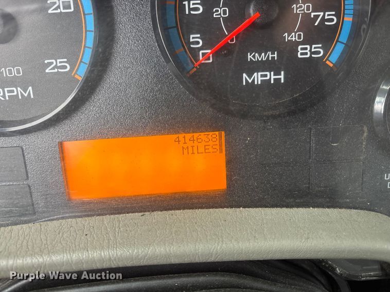 image for item DK0216 2013 International WorkStar 7600 flatbed truck