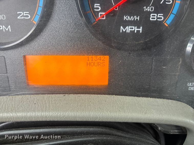 image for item DK0216 2013 International WorkStar 7600 flatbed truck