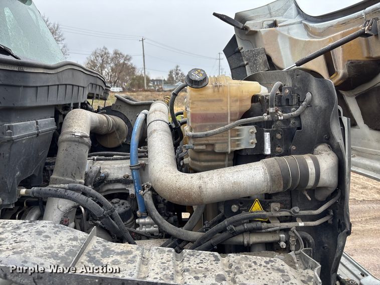 image for item DK0216 2013 International WorkStar 7600 flatbed truck