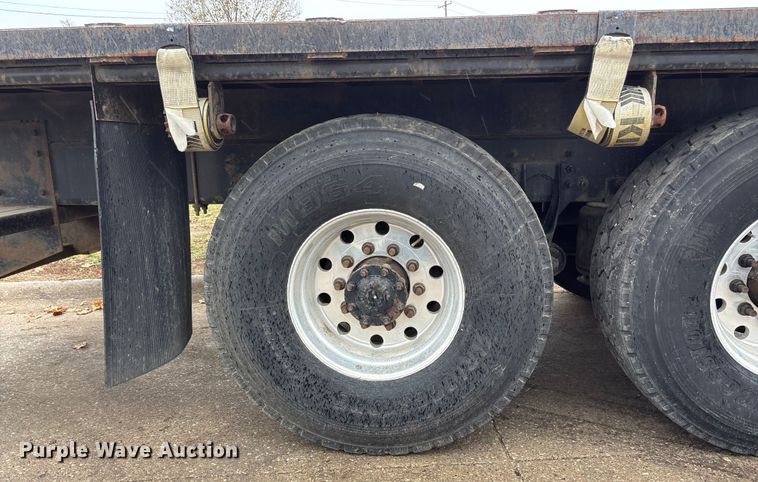 image for item DK0216 2013 International WorkStar 7600 flatbed truck