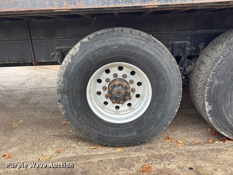 image for item DK0216 2013 International WorkStar 7600 flatbed truck