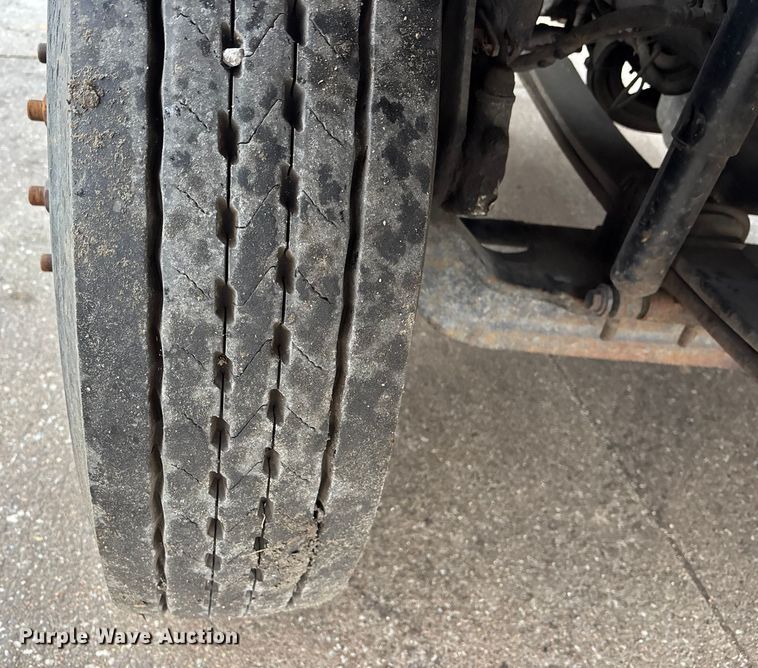 image for item DK0216 2013 International WorkStar 7600 flatbed truck