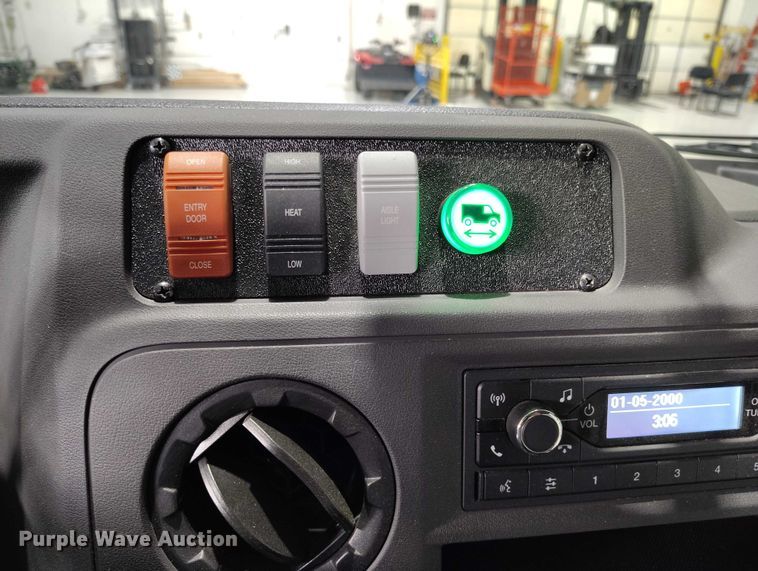 image for item DP5144 2021 Diamond Coach VIP 2500 shuttle bus