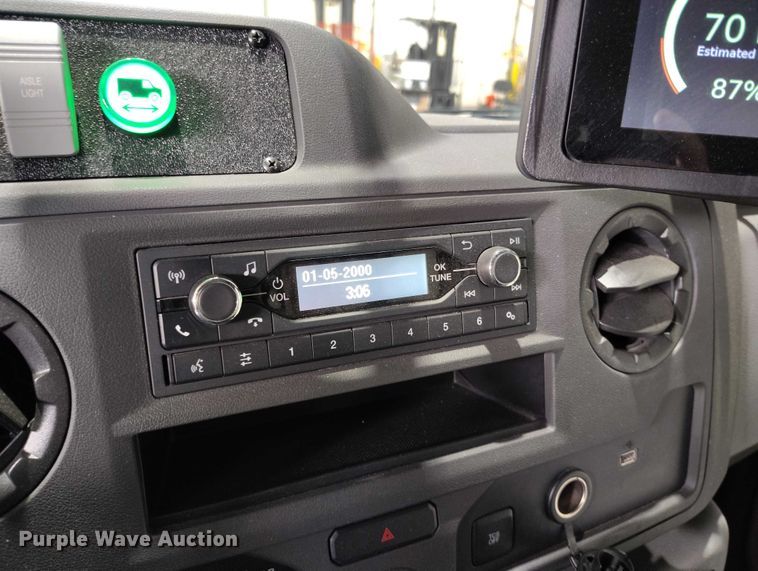 image for item DP5144 2021 Diamond Coach VIP 2500 shuttle bus