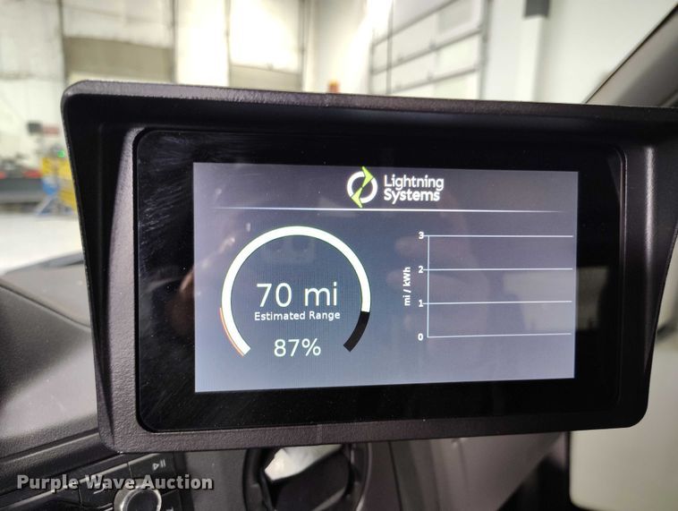 image for item DP5144 2021 Diamond Coach VIP 2500 shuttle bus