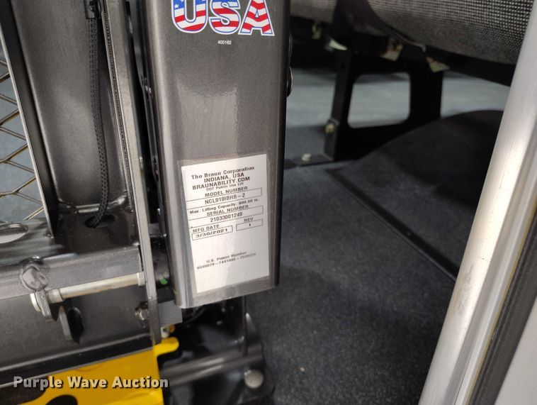 image for item DP5144 2021 Diamond Coach VIP 2500 shuttle bus