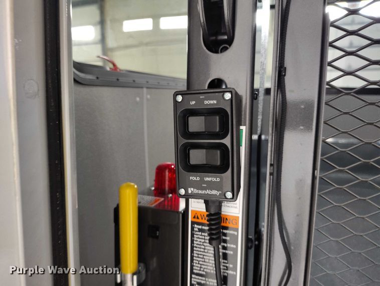 image for item DP5144 2021 Diamond Coach VIP 2500 shuttle bus