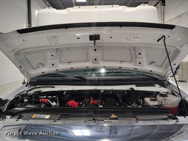 image for item DP5144 2021 Diamond Coach VIP 2500 shuttle bus