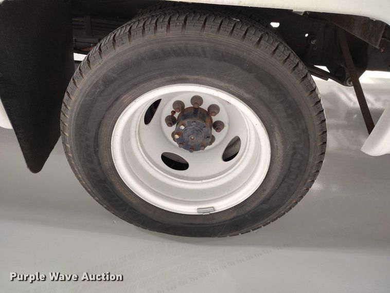 image for item DP5144 2021 Diamond Coach VIP 2500 shuttle bus