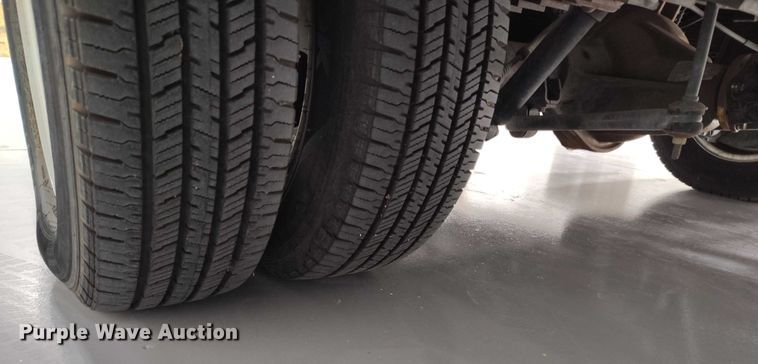 image for item DP5144 2021 Diamond Coach VIP 2500 shuttle bus