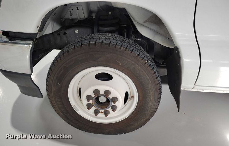 image for item DP5144 2021 Diamond Coach VIP 2500 shuttle bus