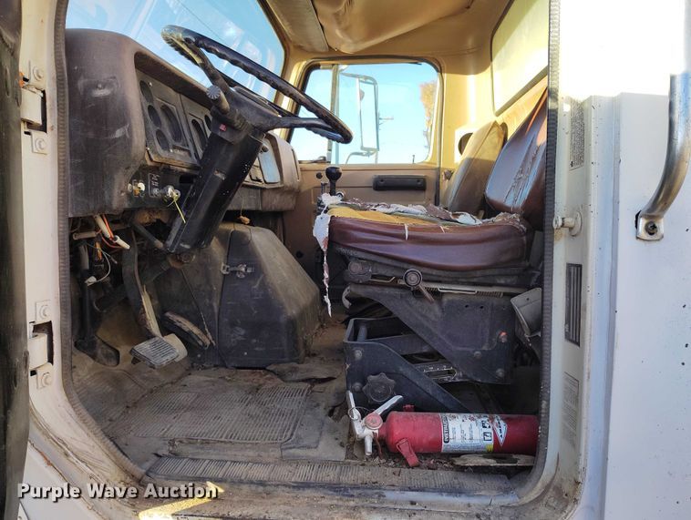 image for item DP5159 1985 International 1954 dump truck