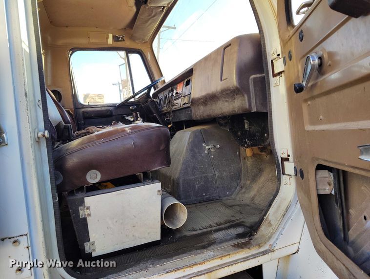 image for item DP5159 1985 International 1954 dump truck