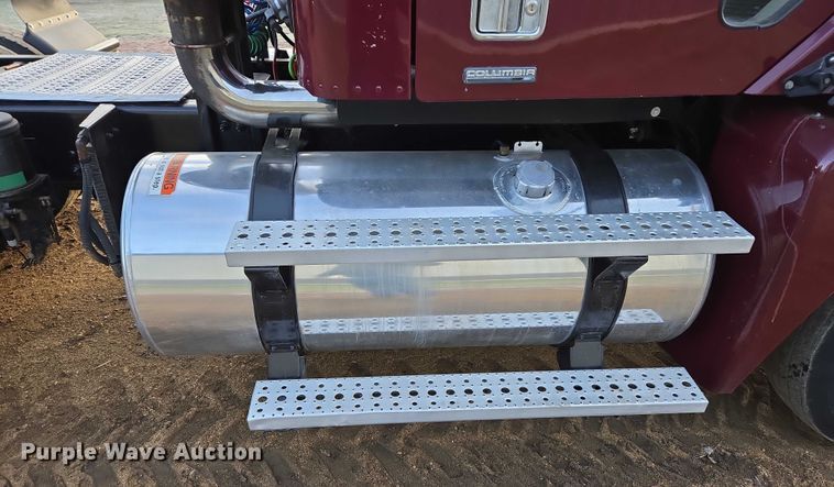 image for item DP8916 2006 Freightliner Columbia semi truck