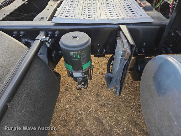 image for item DP8916 2006 Freightliner Columbia semi truck