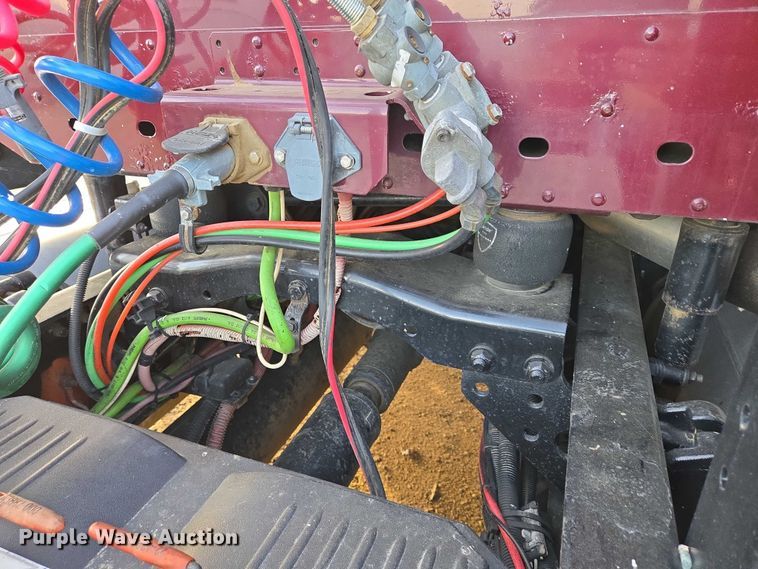 image for item DP8916 2006 Freightliner Columbia semi truck