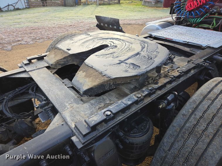 image for item DP8916 2006 Freightliner Columbia semi truck