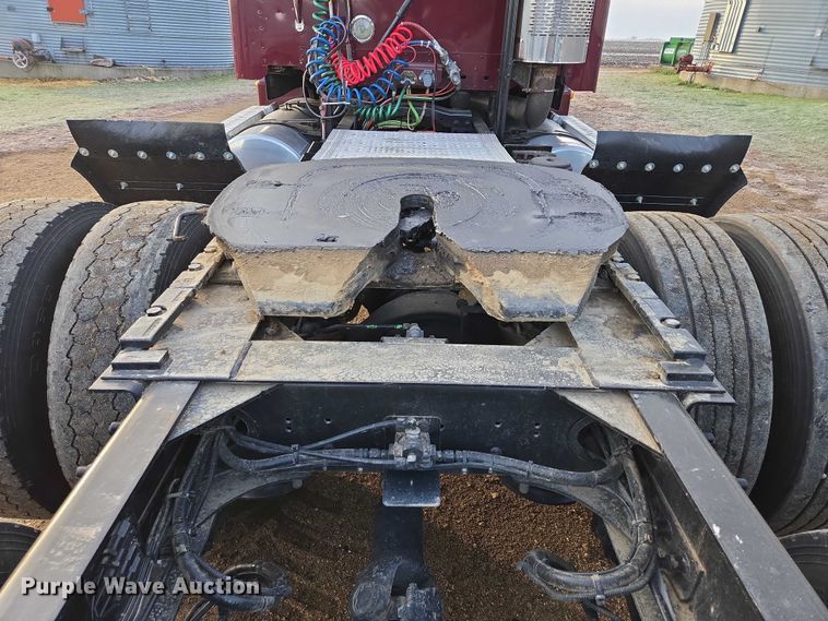 image for item DP8916 2006 Freightliner Columbia semi truck