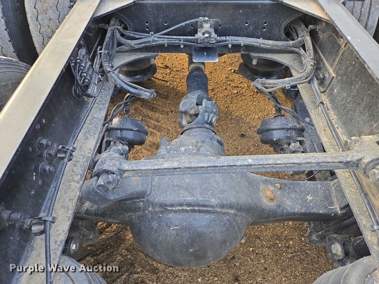 image for item DP8916 2006 Freightliner Columbia semi truck