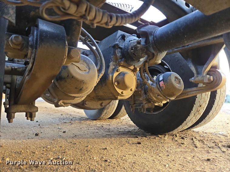 image for item DP8916 2006 Freightliner Columbia semi truck