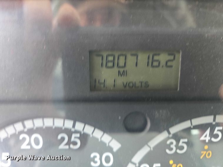 image for item DP8916 2006 Freightliner Columbia semi truck