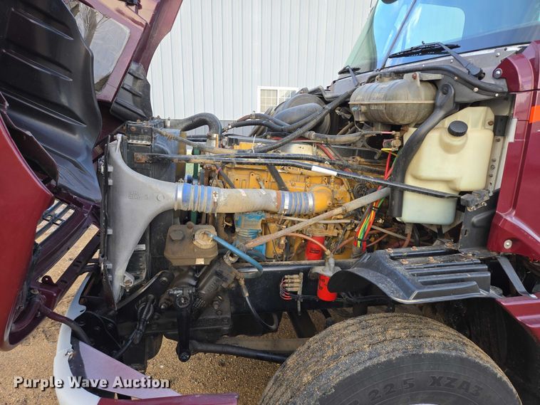 image for item DP8916 2006 Freightliner Columbia semi truck